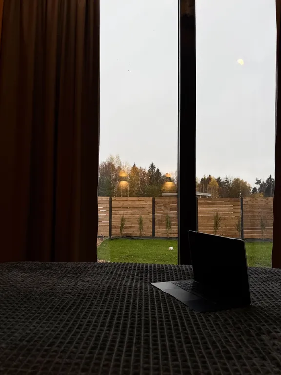 Уютный нoвый дом с сауной у горнолыжного склона "Морошка"