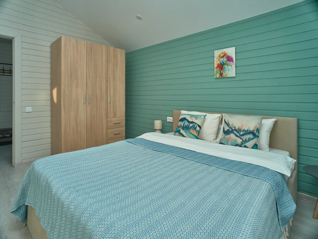 Творческий дом с игровой и полкой увлечений