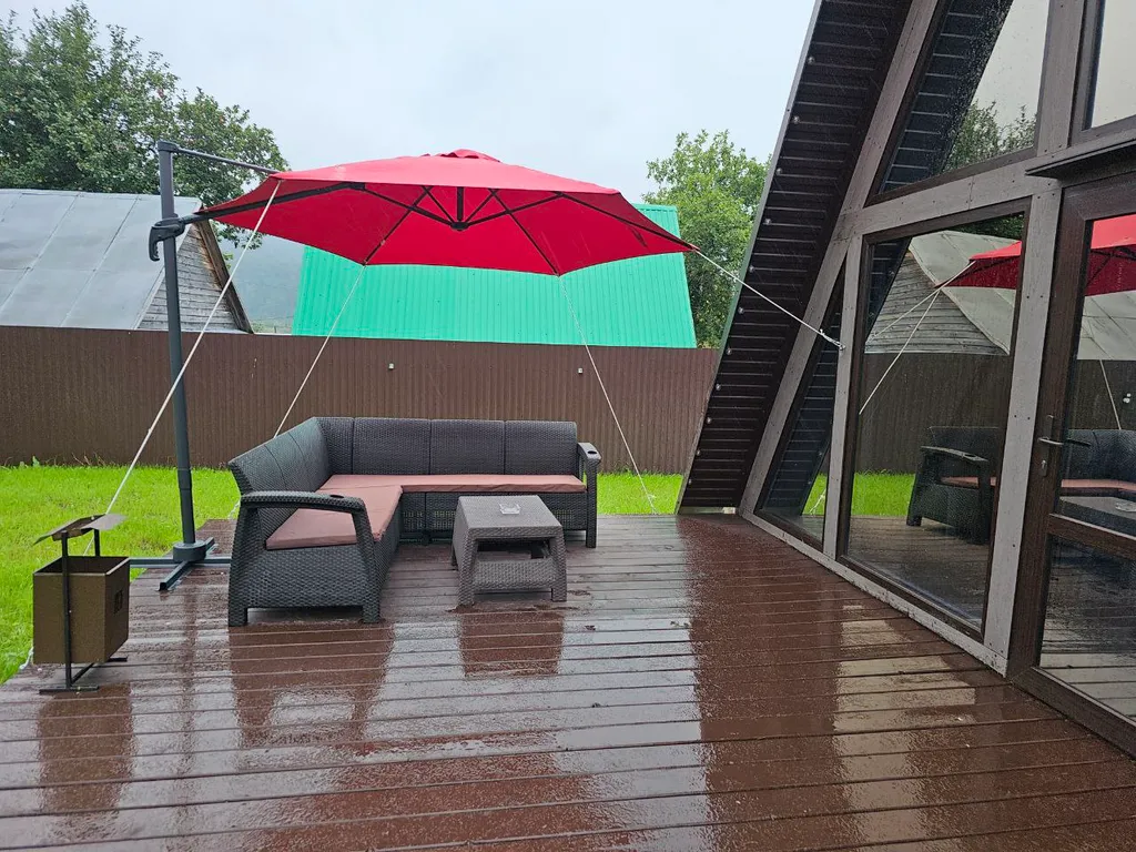 Шестиместный коттедж с изолированным участком 10 соток №2