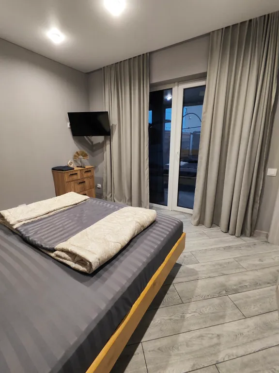 Уютный дом с баней из липы и уличным бассейном