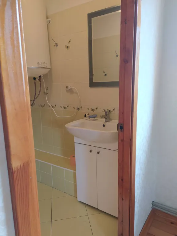 Уютный дом с камином у самого моря