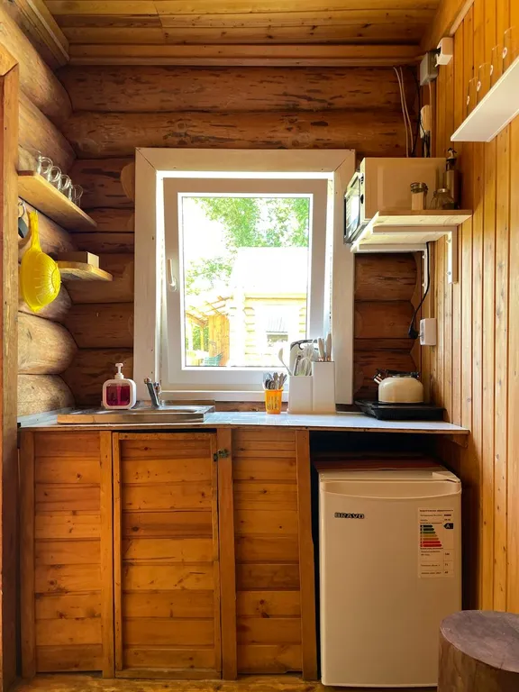 Двухкомнатный домик в 7 мин. от моря в тени деревьев с парковкой (№2)