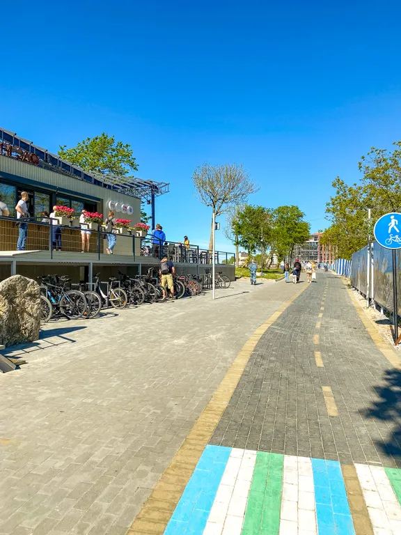 Коттедж с отдельным входом и видом на сад