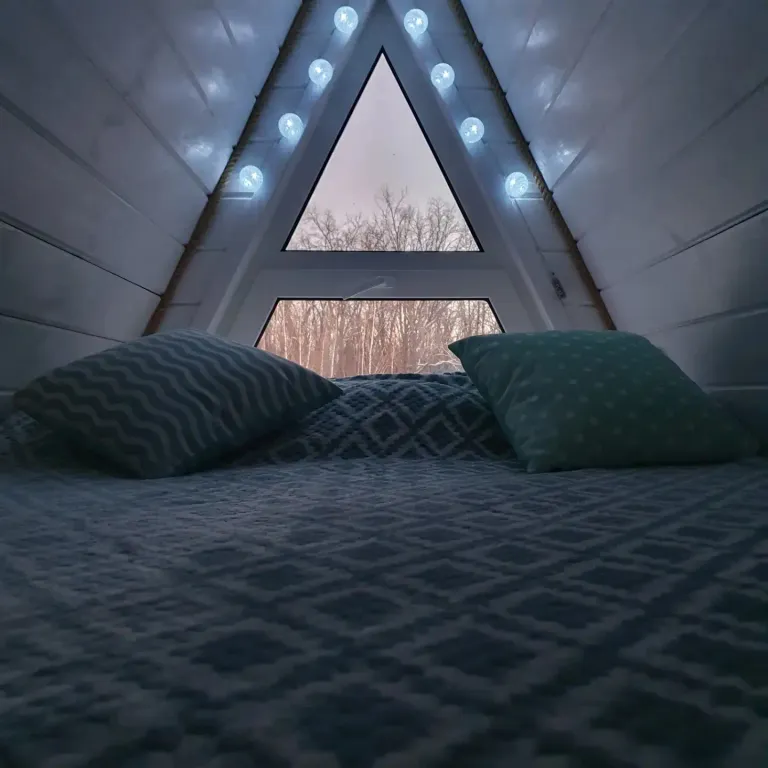 Домик в лесу А-фрейм вилладж