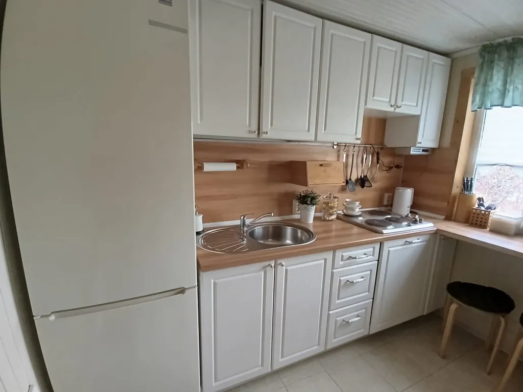 5 к. дом с баней на берегу озера Петрозаводск