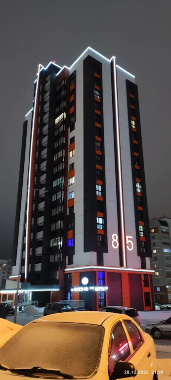 Новая студия с двумя разделенными большими спальными местами