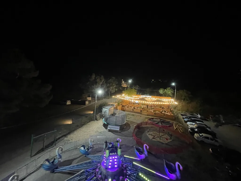 Уютный домик видом на город Дербент 5000 лет и на крепость Нарын-кала