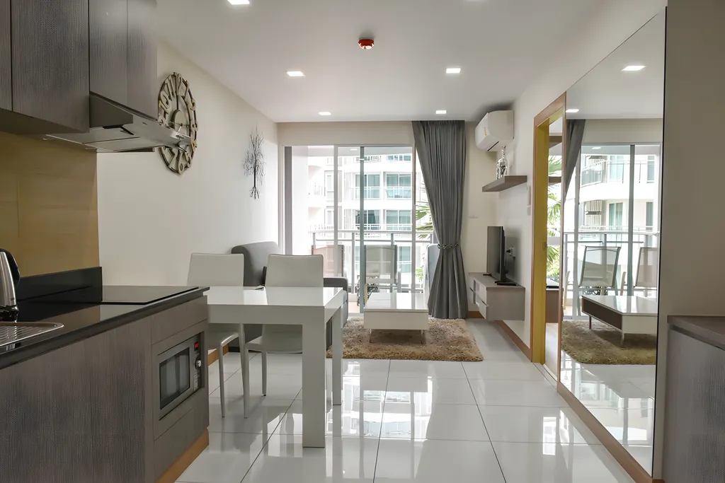 Уютная квартира для отпуска на первой линии с видом на бассейн