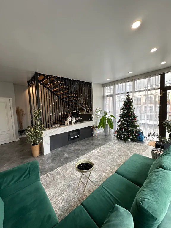 Дом с бассейном