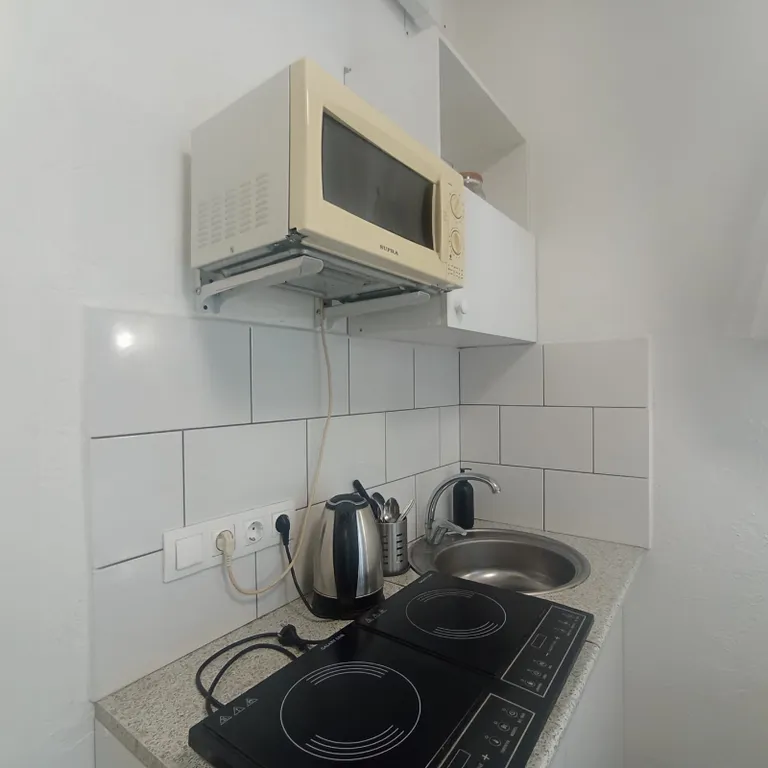 Квартира с балдахином, балконом с лаундж зоной для чая и кофе