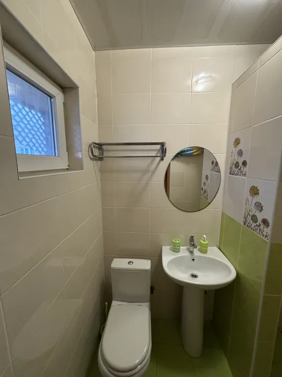 Номер с видом на море и горы в 150-ти метрах от моря и песчаного пляжа