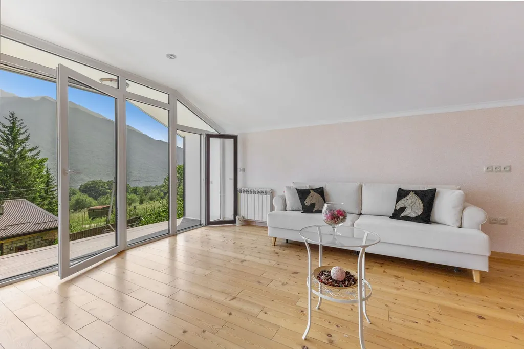 Дом с камином и баней на дровах в райском уголке