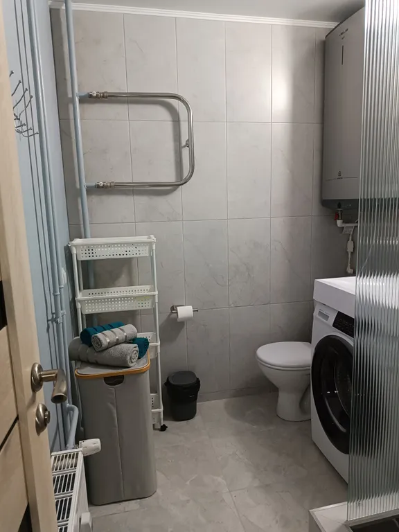 Новая квартира с видом на бухту, Маркхотскийй хребет и гору Колдун