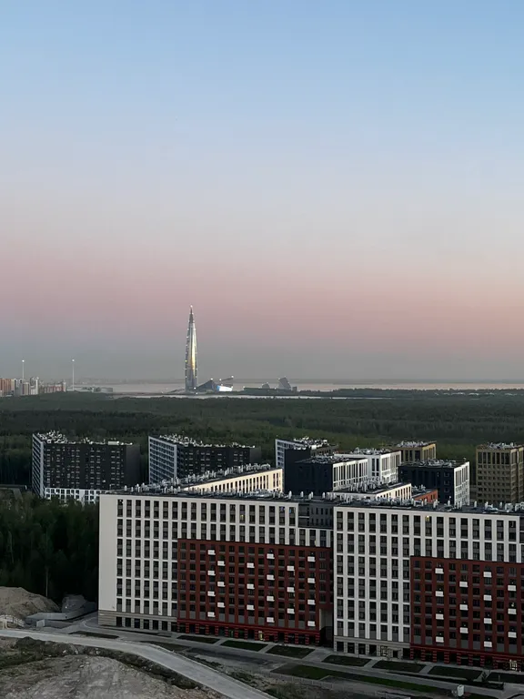 Солнечная квартира с потрясающим видом на башню Лахта