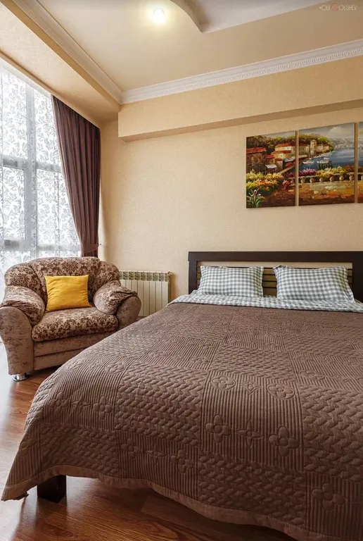 Большая квартира в шаговой доступности от Питьевой галереи и Парка