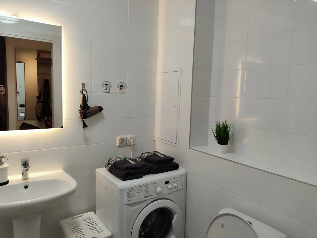 Новая в новом