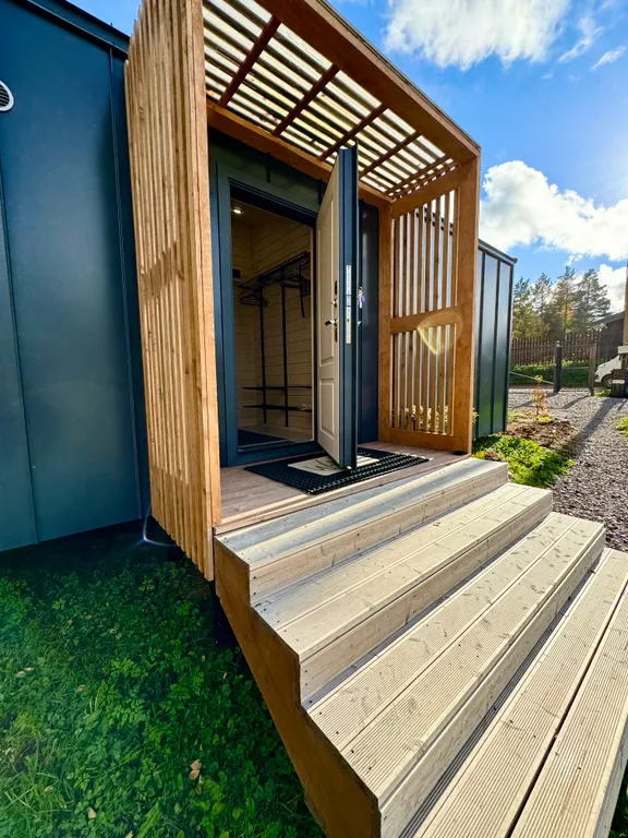 Семейный коттедж с эко-тропой до Игоры (синий Balance)