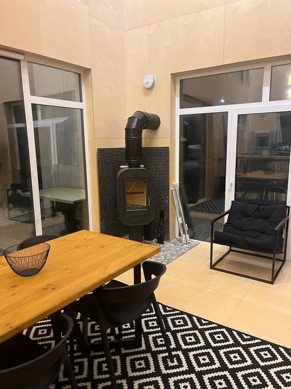 Барнхаус на берегу реки Кундыш