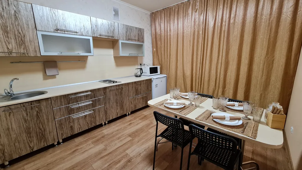 Просторная комфортабельная двухкомнатная квартира в многоэтажном доме