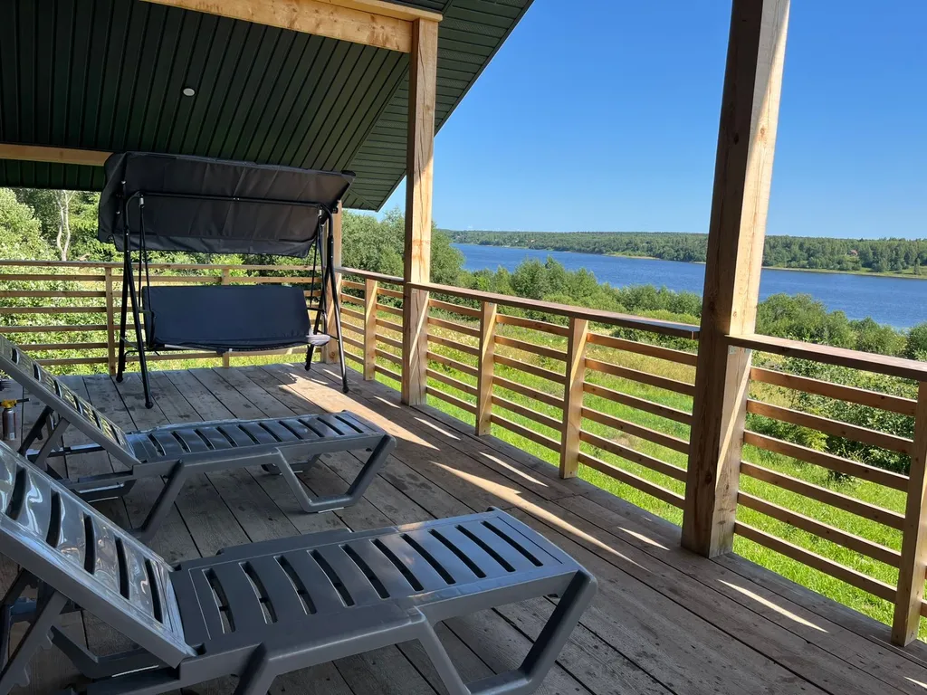 Домик у реки