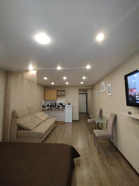 Уютная квартира рядом с ТЦ Изумрудный город