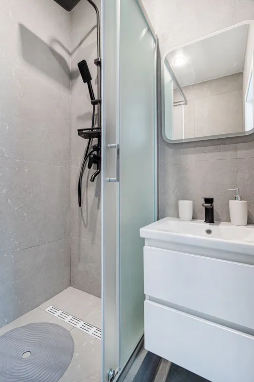 3-х комнатная квартира в новом районе Минска в центре города