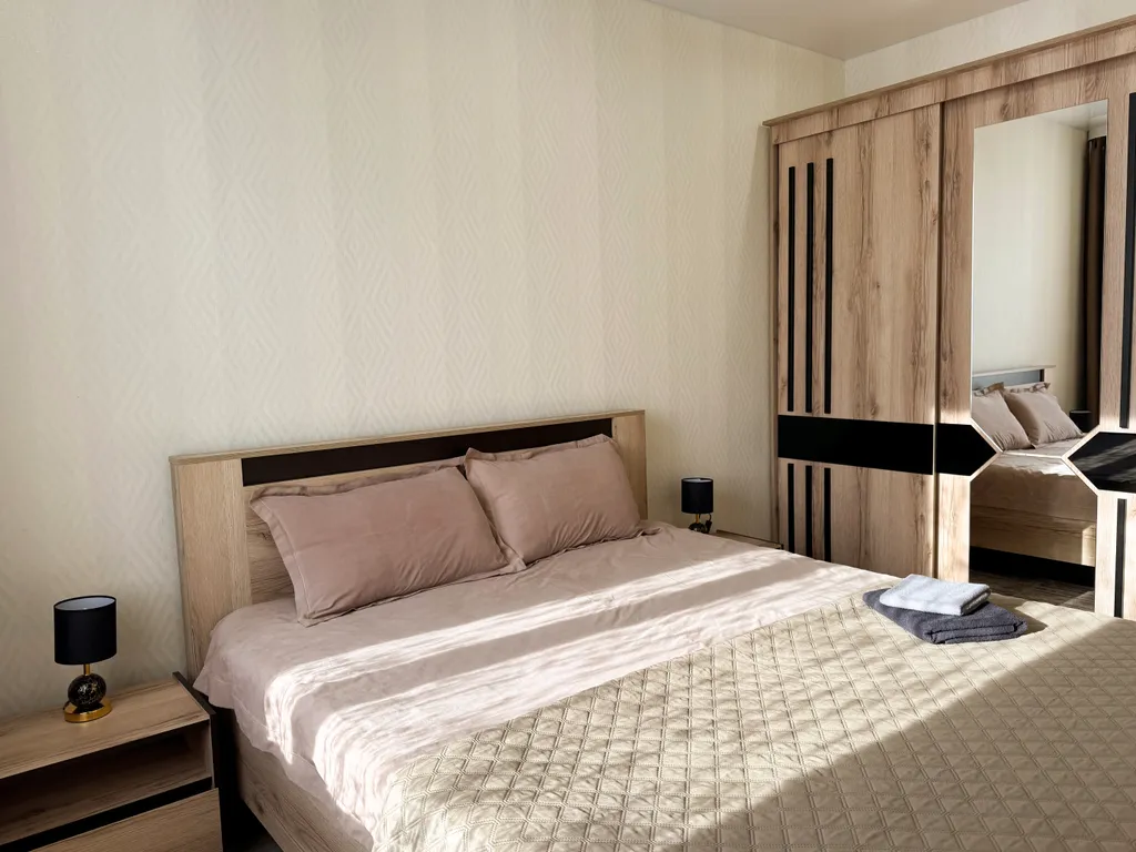 Стильная квартира в центре Мурманска на ул. Октябрьской, 3