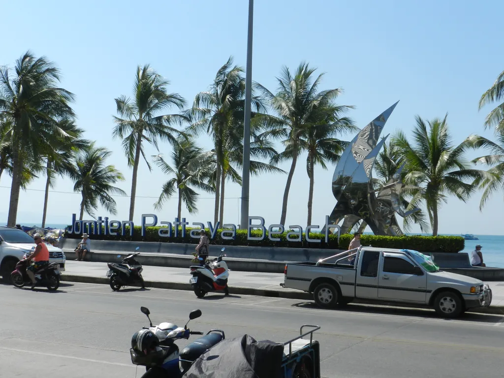 Апартамент с 1 спальней и гостиной в 70 метрах от пляжа Джомтьен