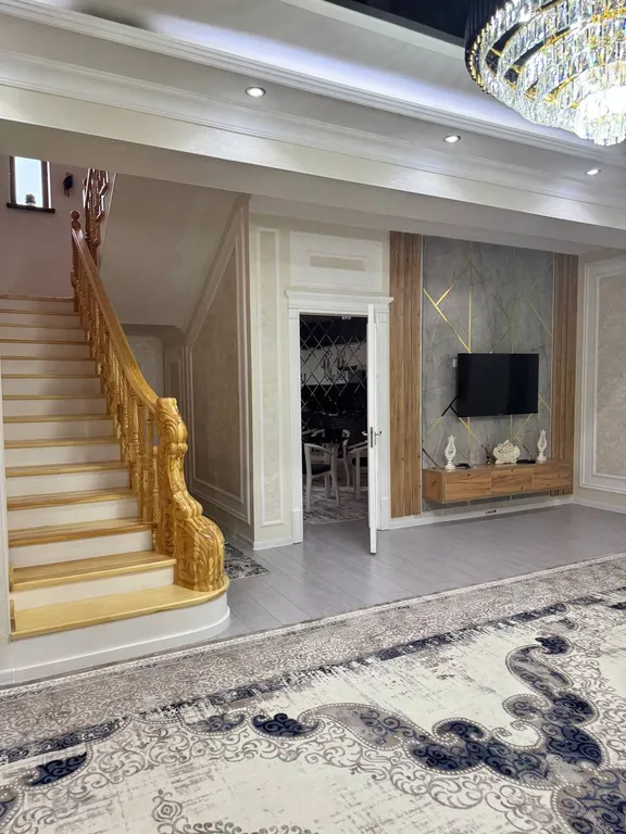 3-этажный дом  в центре города