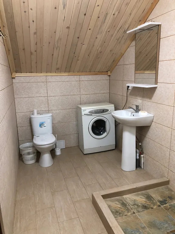 Трехместный номер с видом на горы (2 этаж)