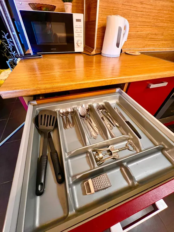 Квартира 1+ евро семейные апартаменты, центр, парковка, кафе, вояж, гудвин, развязка — Тюмень