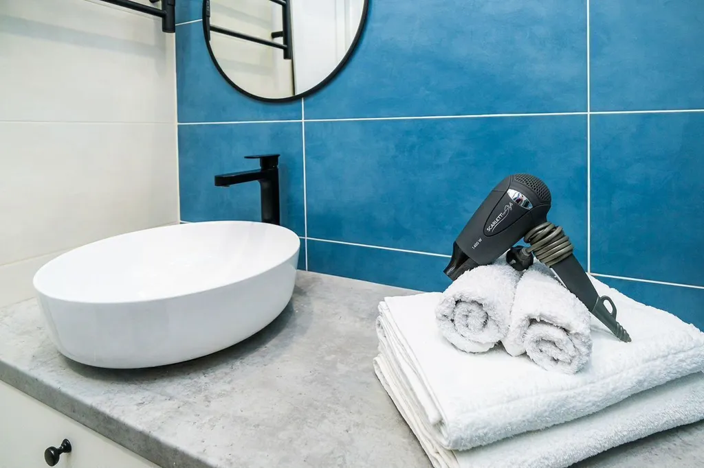 Дизайнерская светлая студия для 3 человек