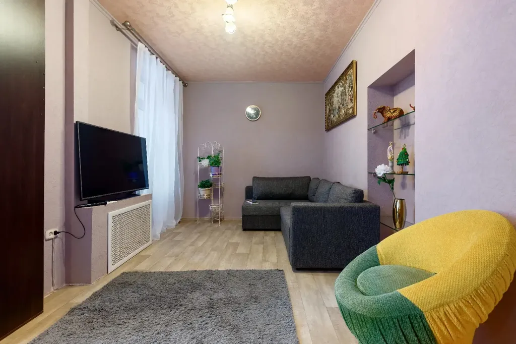 Уютнaя квapтирa в центpe гopoда, стаpый фонд