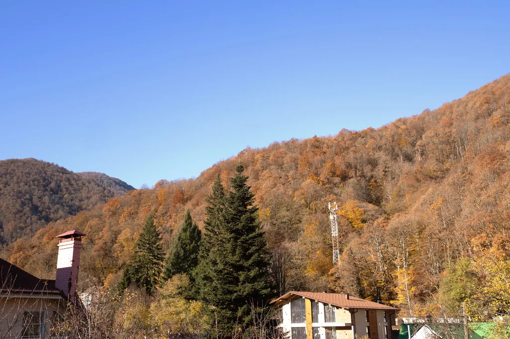 Трёхместный номер с балконом, вид на горы, доступен бассейн