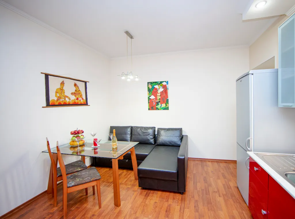 4BR Apartment next to St Isaak Cathedral