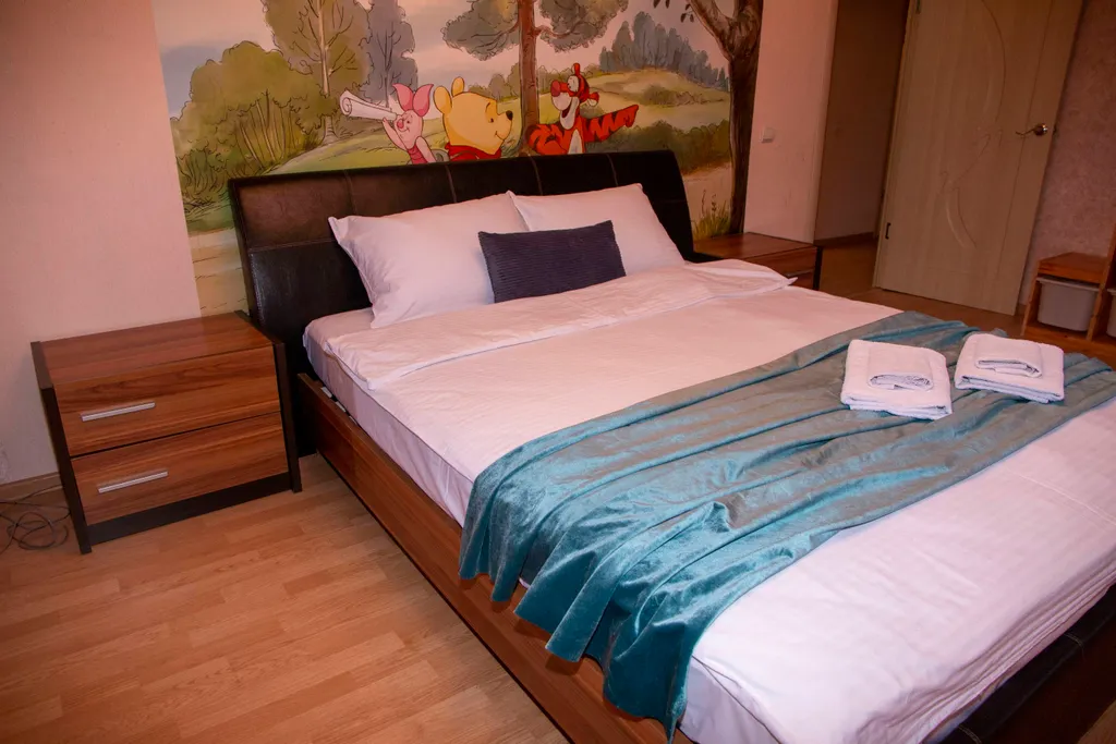 Большая трёхкомнатная квартира в новом доме у пруда