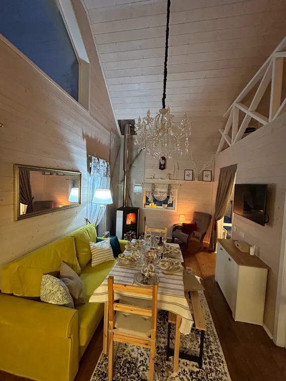 Голландский домик у леса