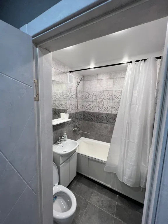 Чистая свежая квартира после ремонта, в центре