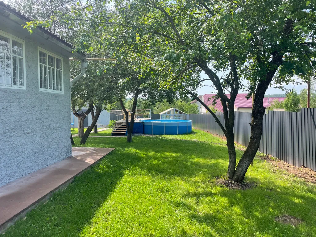 Коттедж с бассейном