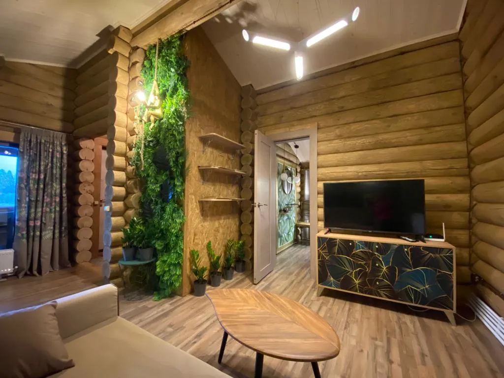 Домик со своим прудом и баней