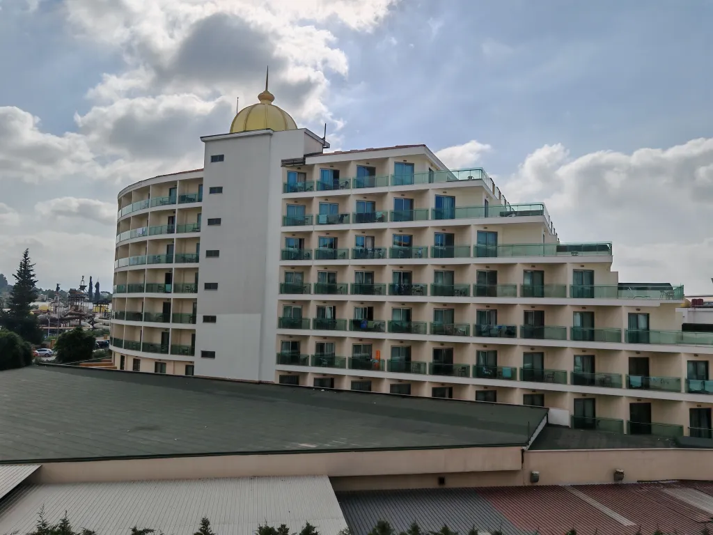 Квартира 1+1 в Azura World c видом на бассейн и аквапарком