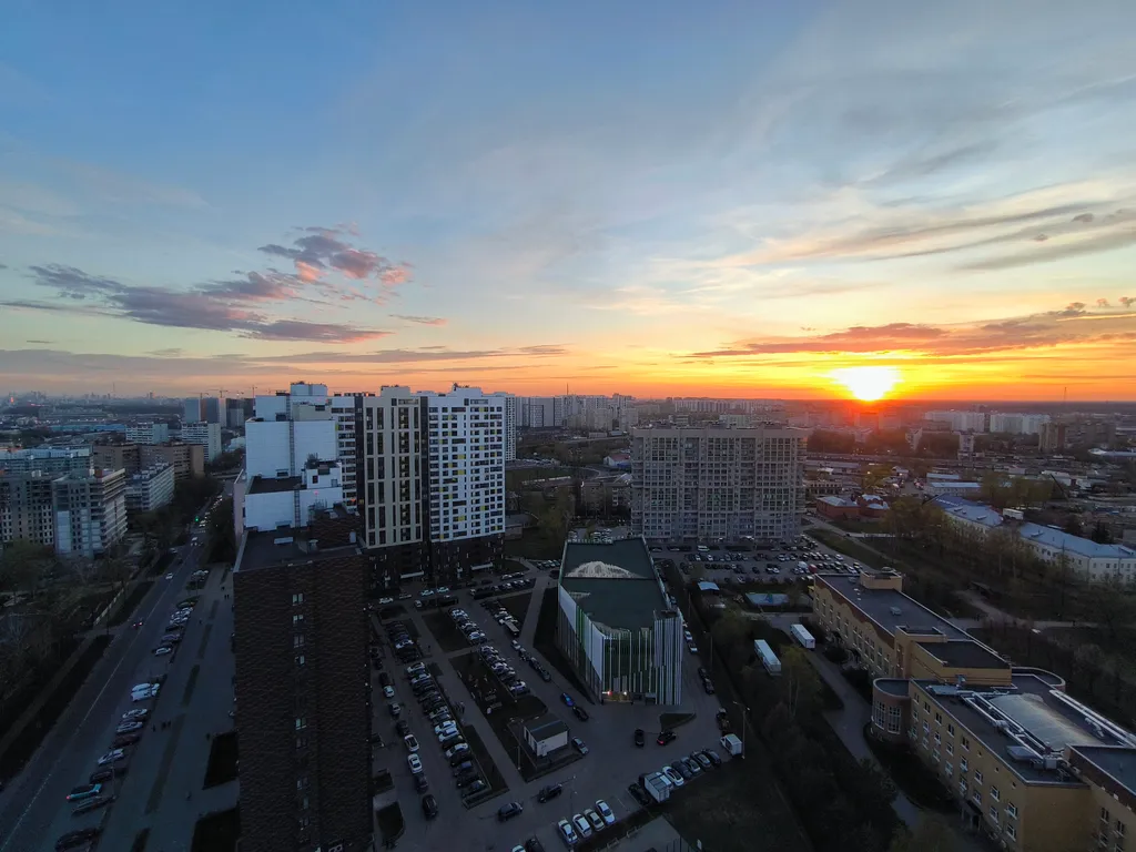 Светлая просторная студия.