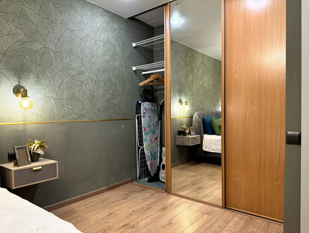 Современная квартира в самом центре рядом с парком и кафе, арт-квадрат