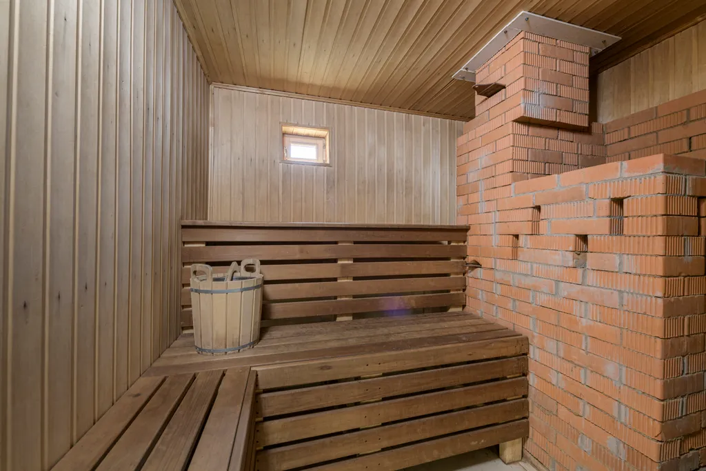 Просторный комфортабельный коттедж с баней