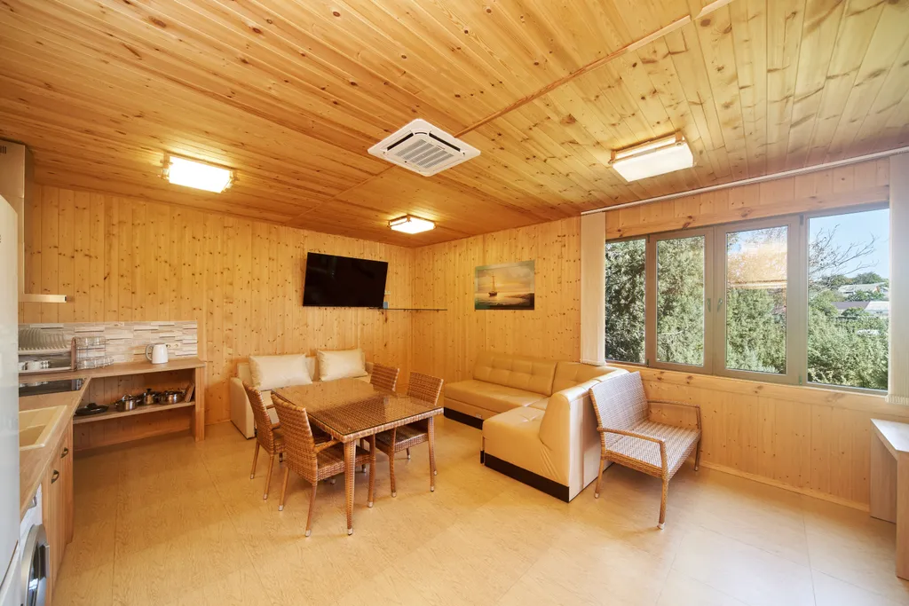 Коттедж Деревянный дом с личным бассейном в усадьбе Можжевеловый дворик — Айвовое