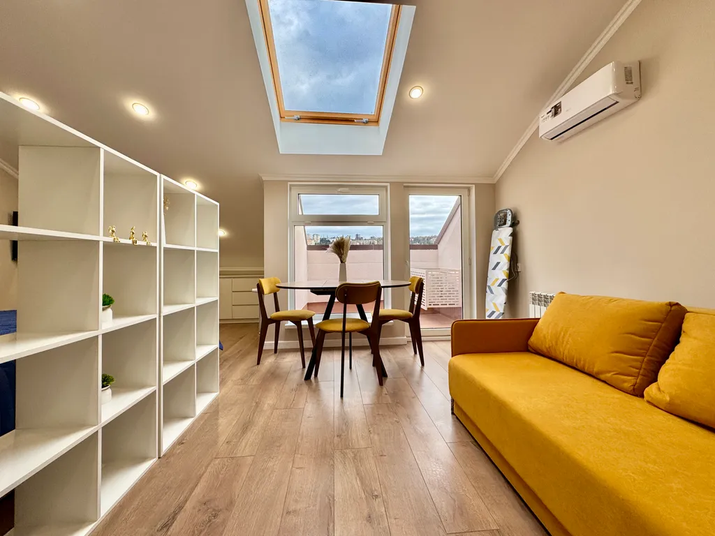 Апартамент с балконом в центре Ялты