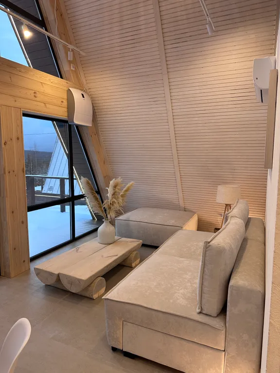 Уютный дом у подножья горы Белая