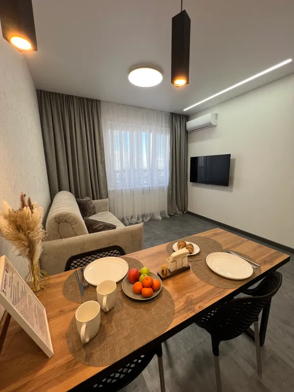 Уютная квартира Аэропорт Толмачево 5 минут(спальня+кухня-гостинная)