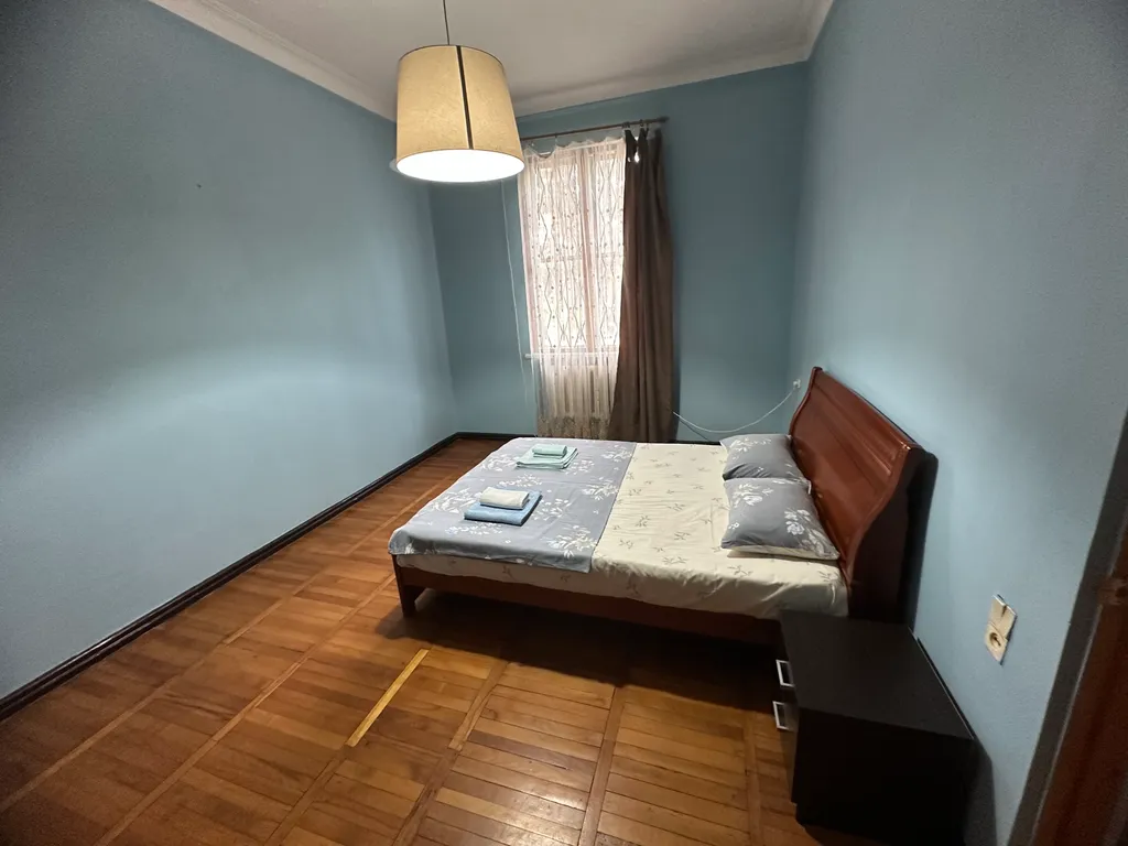 Идеально для большой компании: 105 м², высокие потолки и 360м до пляжа