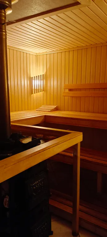 Уютный коттедж с русской баней в черте города